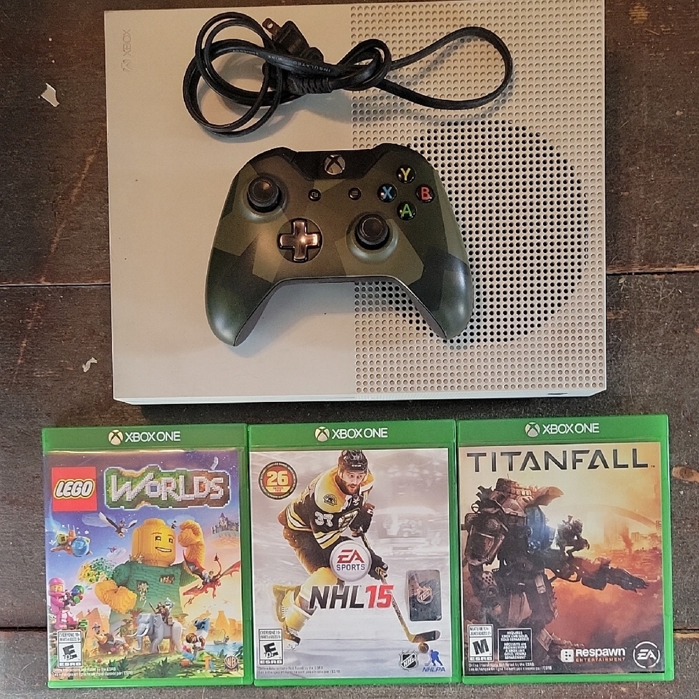 Xbox One S Console (Disc) BUNDLE w/ Camouflage Controller and Games (GREAT DEAL)